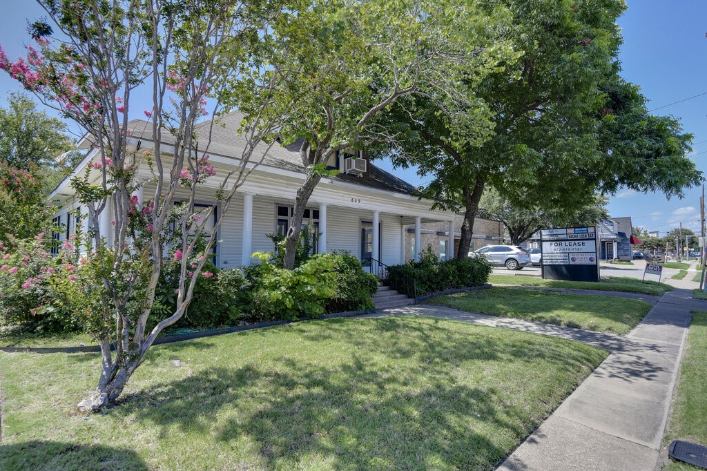 609 Ferris Avenue Waxahachie TX 75165