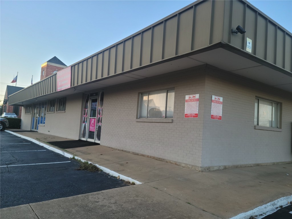 623 W Main Street Arlington TX 76010