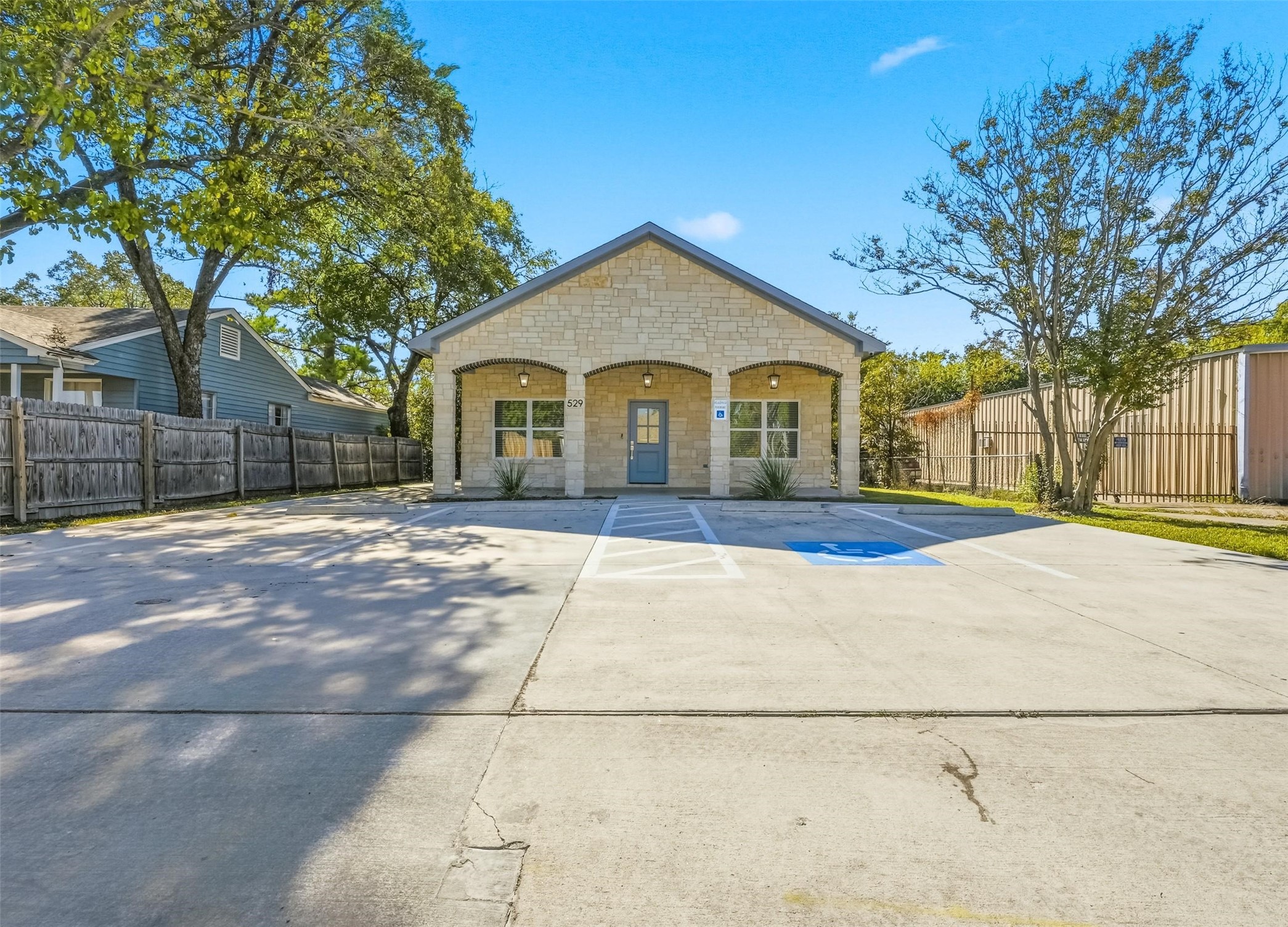 529 Austin Street Grand Prairie TX 75051