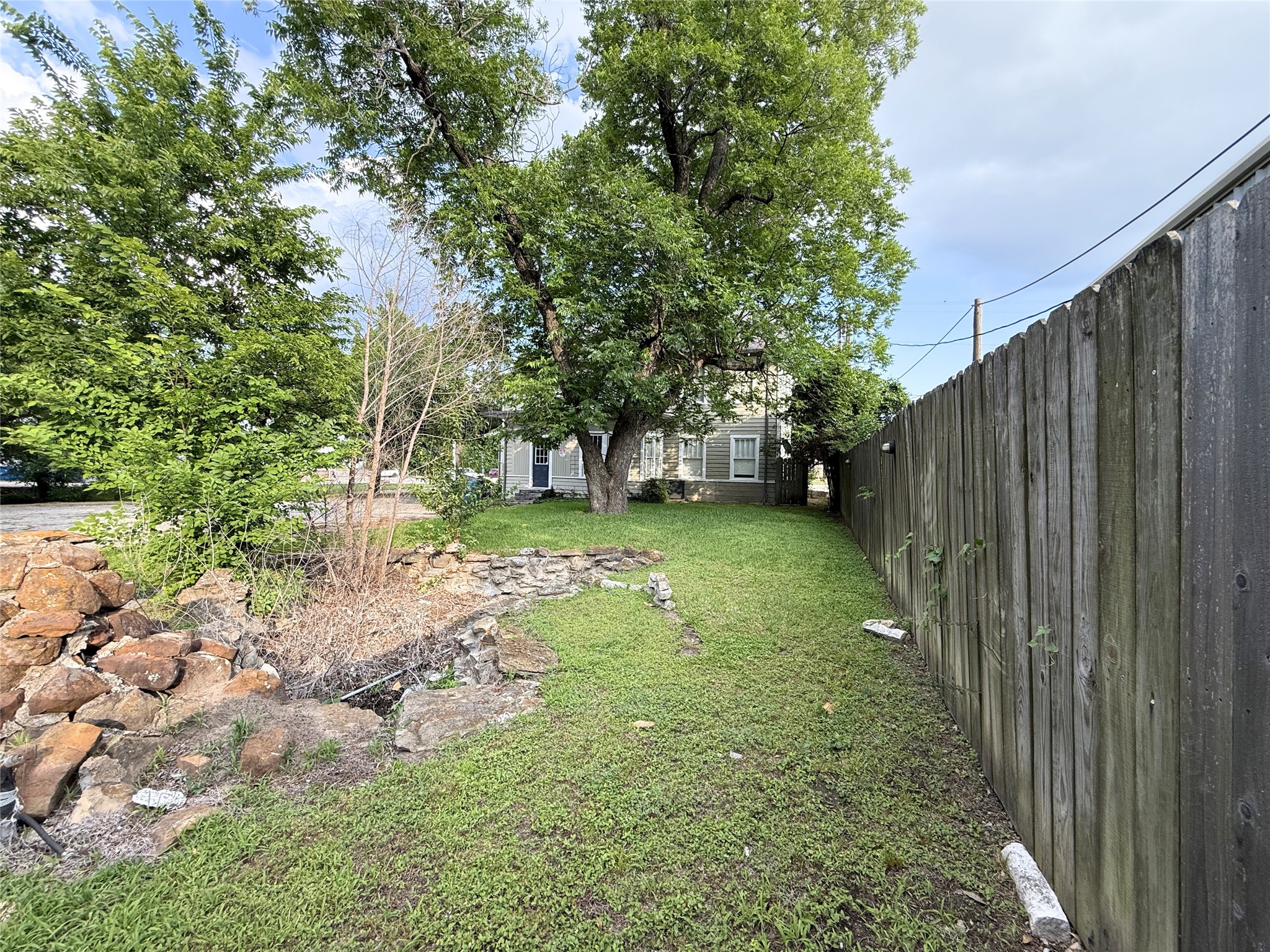 806 W 7th Avenue Corsicana TX 75110
