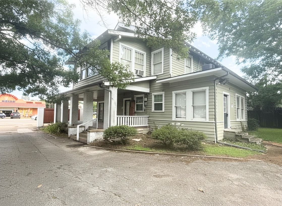 806 W 7th Avenue Corsicana TX 75110