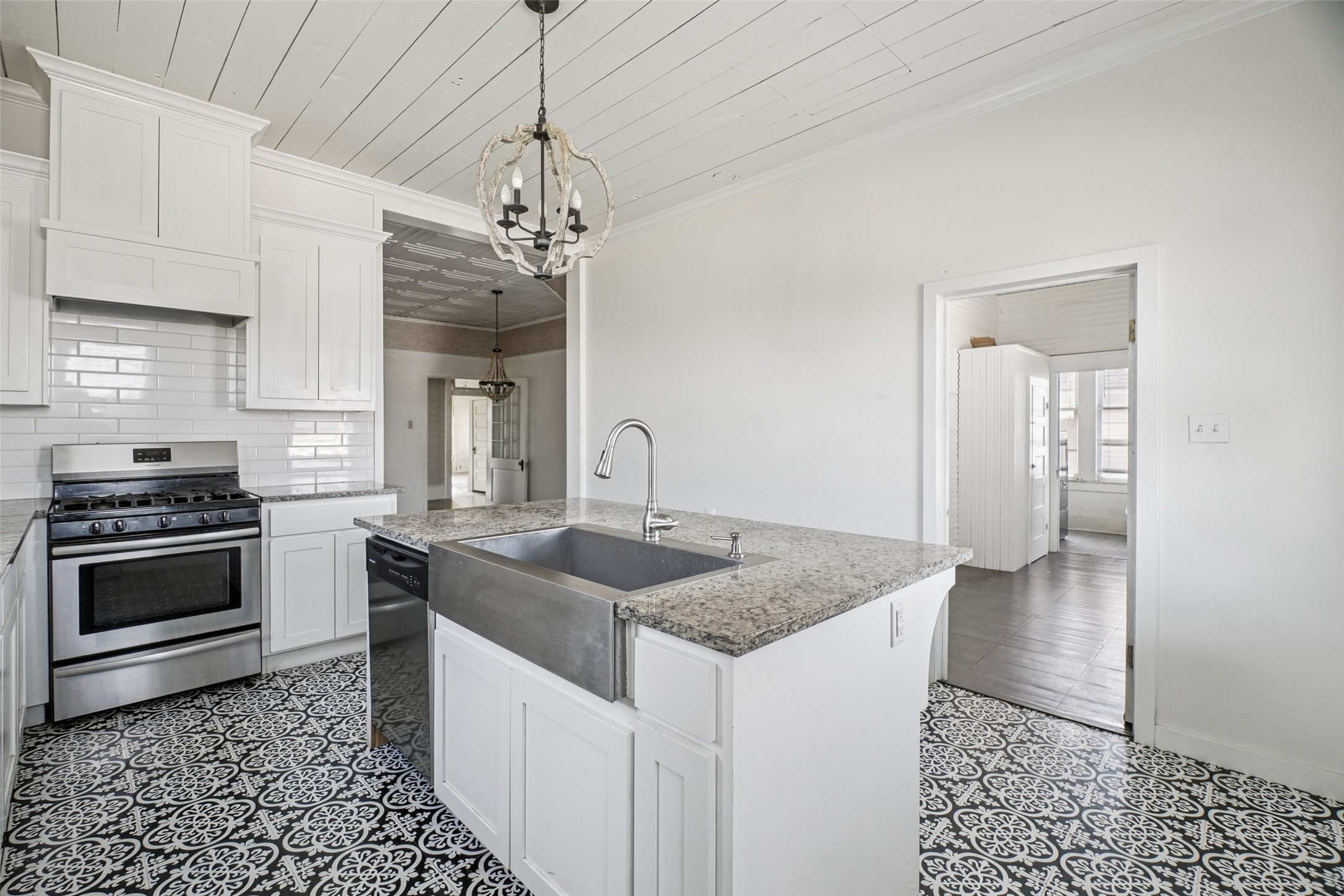 103 S Baker Street Ferris TX 75125