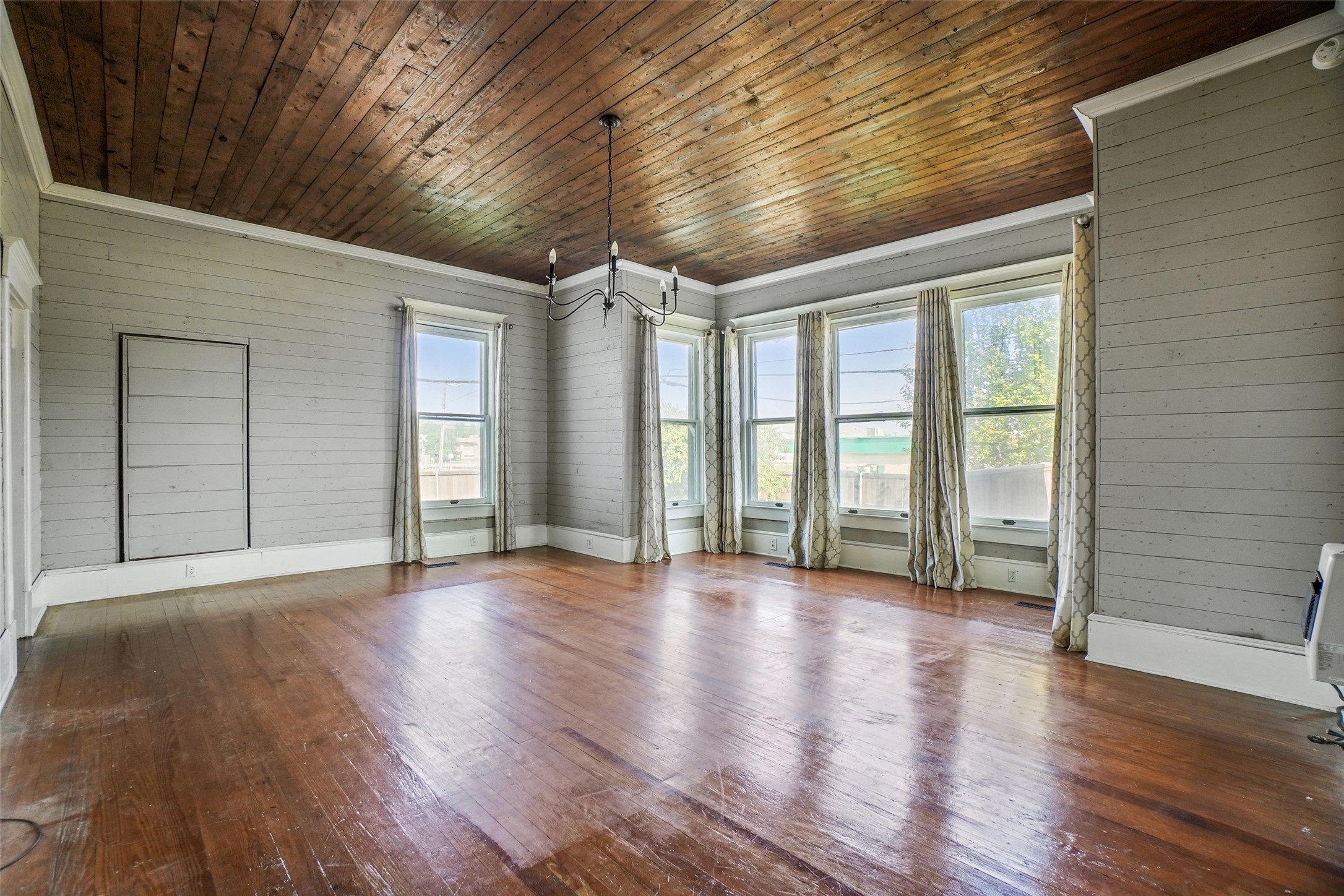 103 S Baker Street Ferris TX 75125