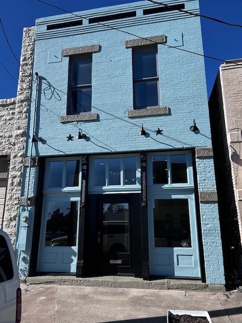108 S Main Street Weatherford TX 76086