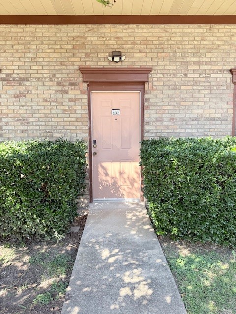 350 Oaks Trail Garland TX 75043