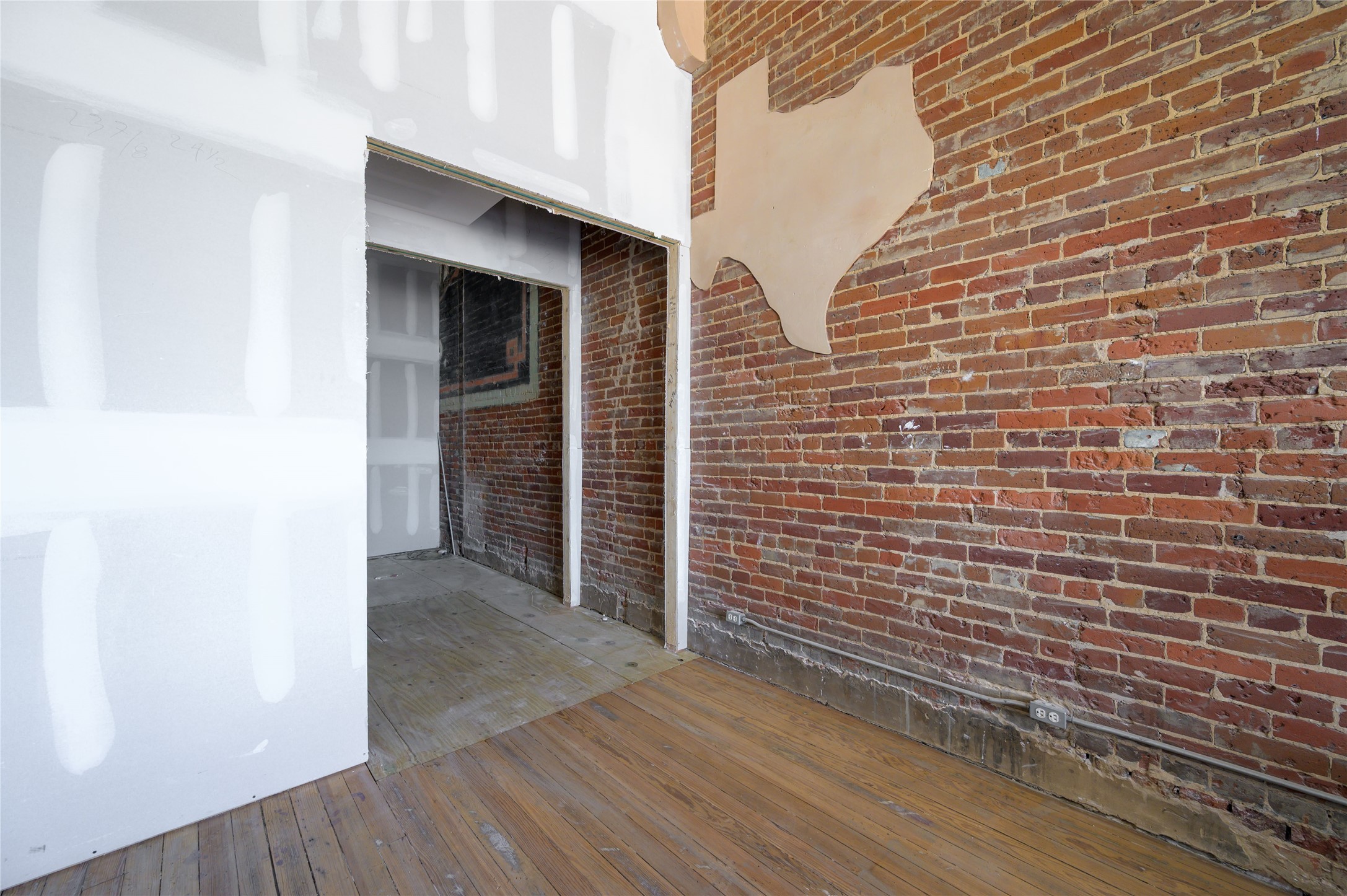 120 W Main Street Denison TX 75021