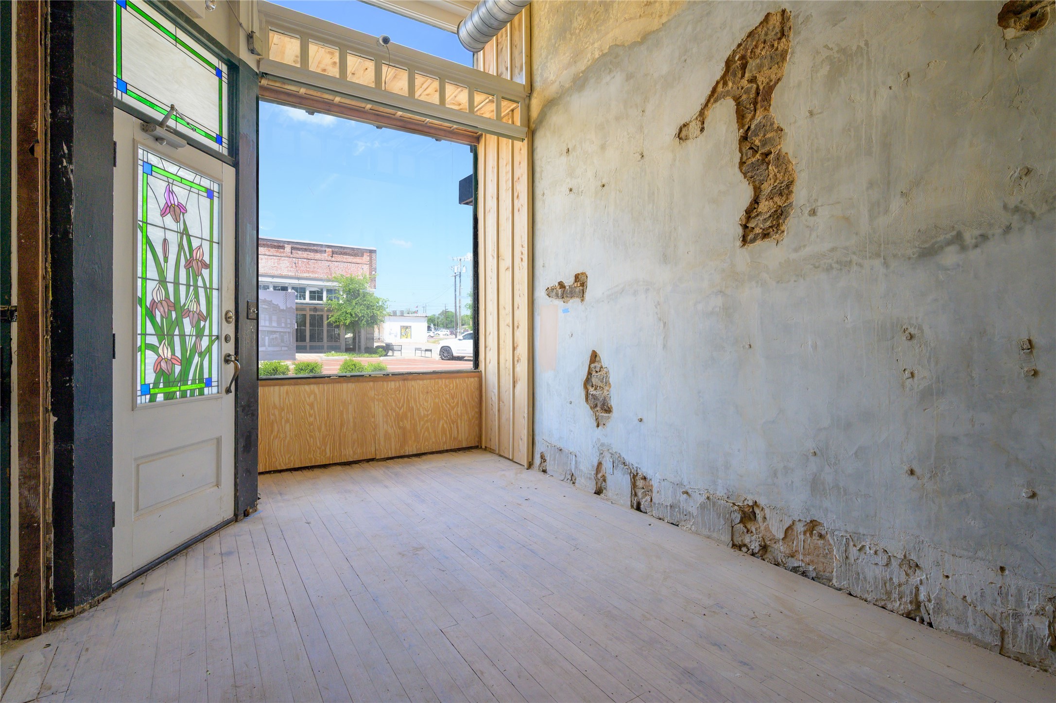 120 W Main Street Denison TX 75021