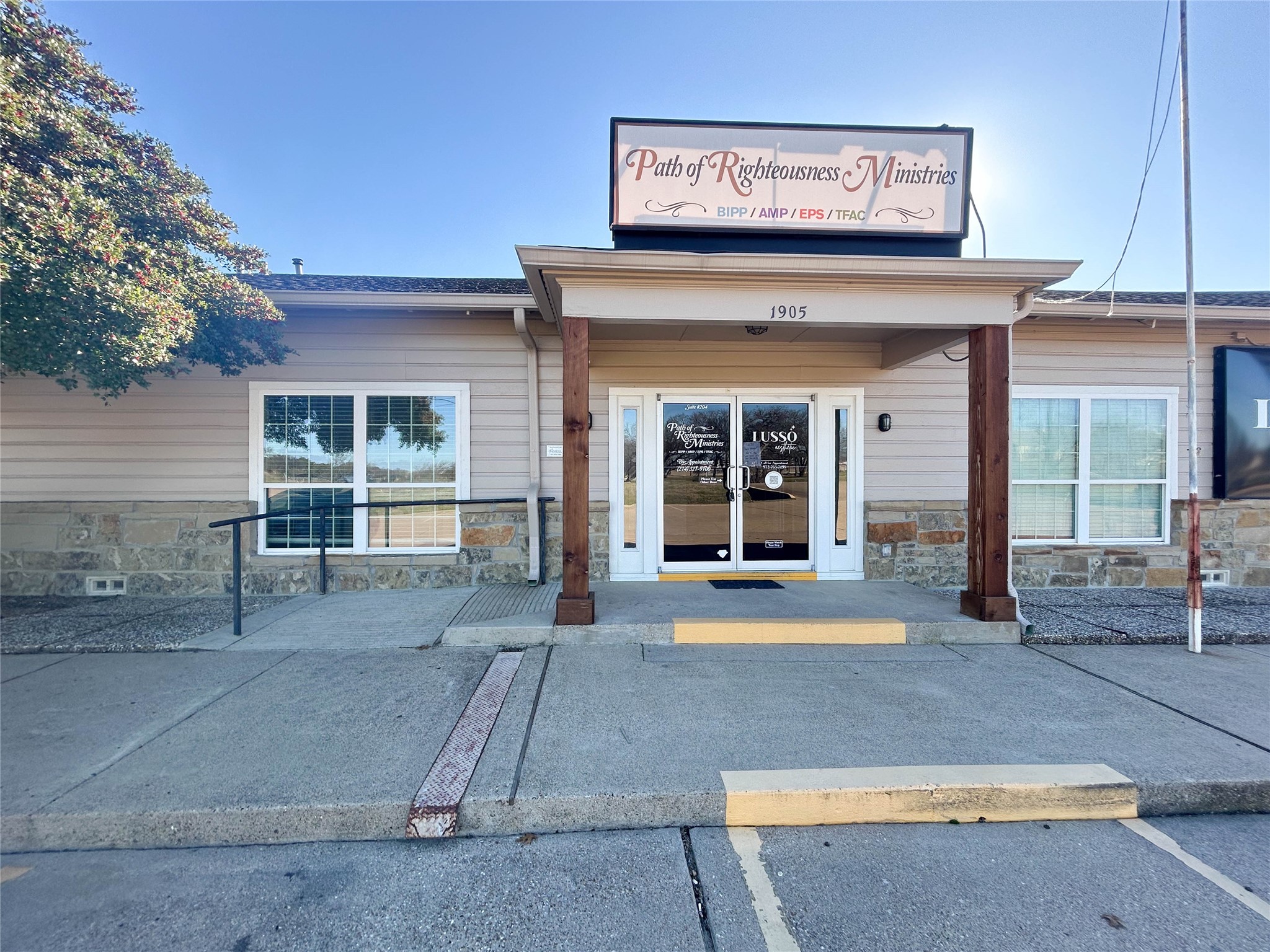 1905 W Ennis Avenue Ennis TX 75119
