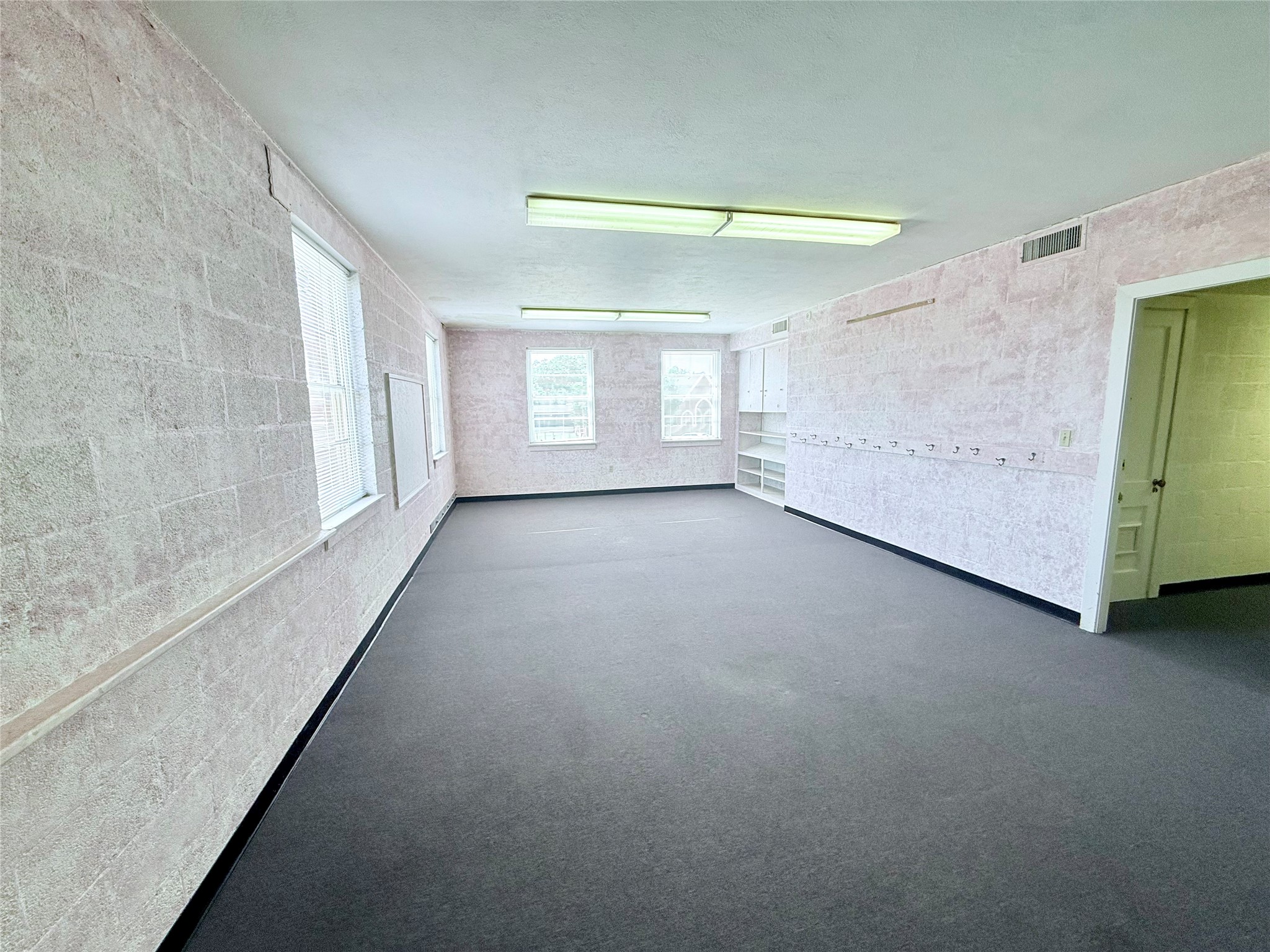 213 N Burnett Avenue Denison TX 75020