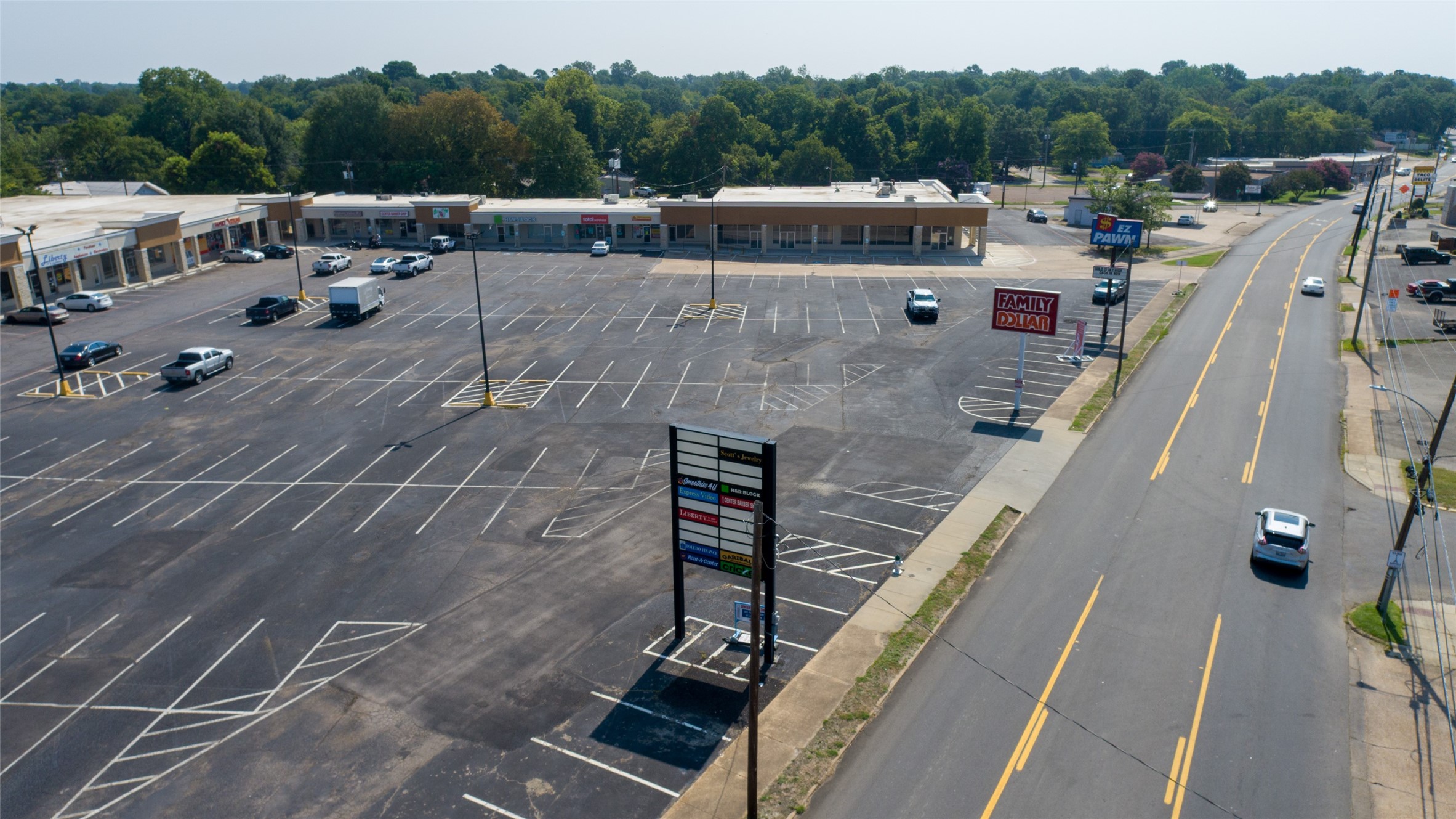 1455 Clarksville Paris TX 75460
