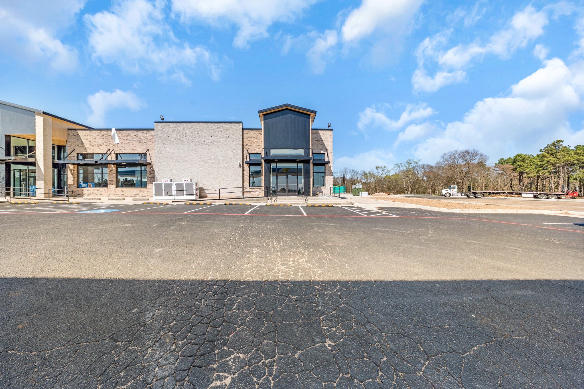 24782 Interstate 20 W Lindale TX 75771
