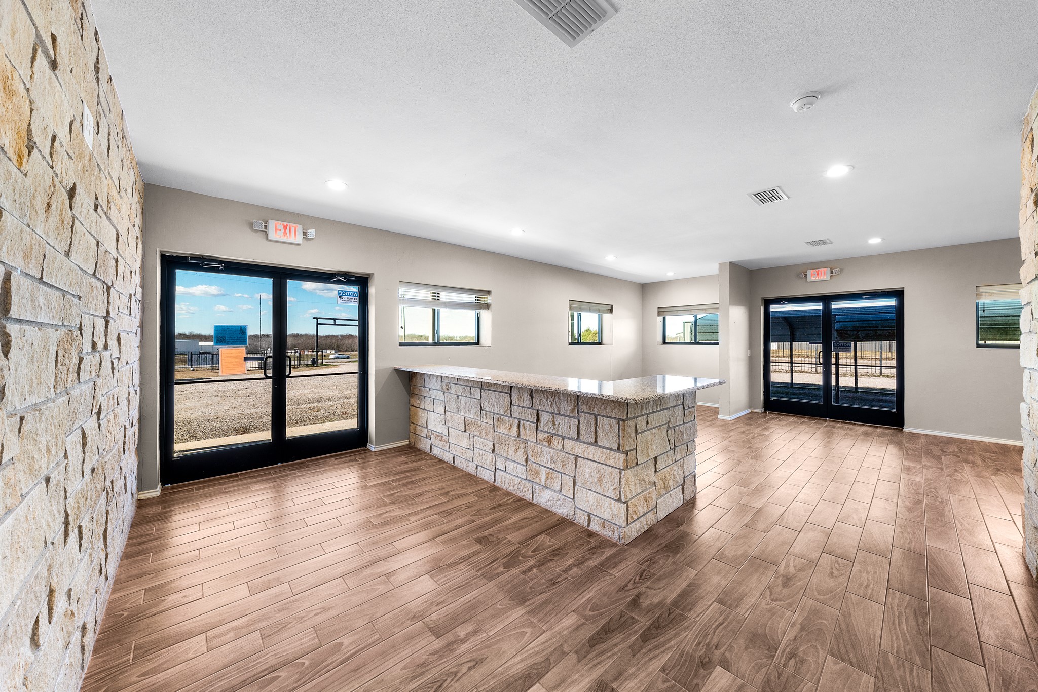 11639 E Highway 175 Kemp TX 75143