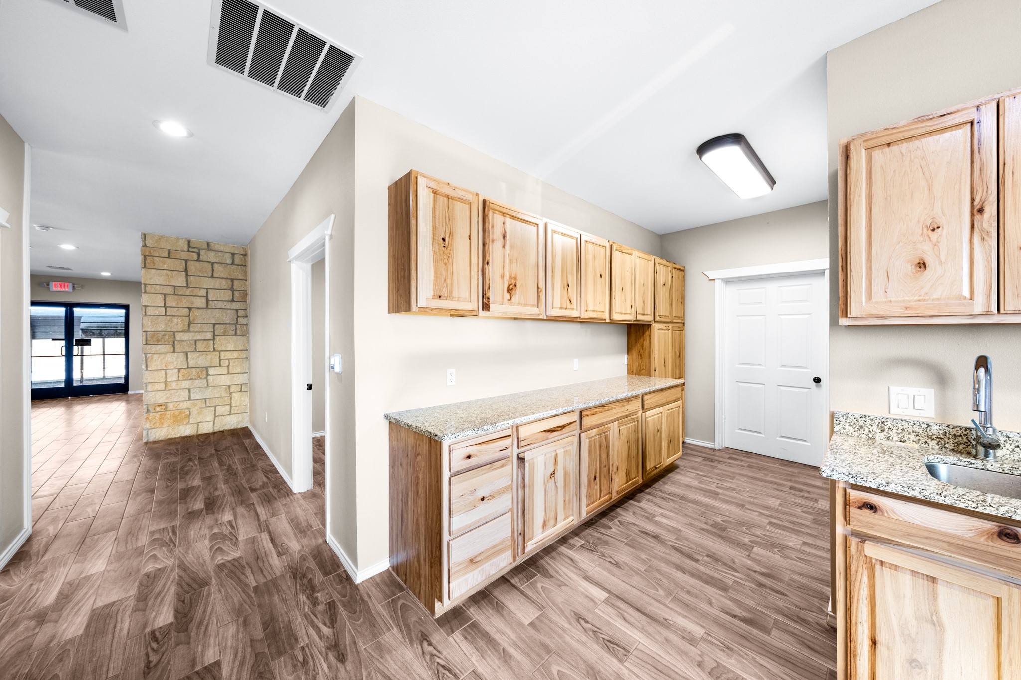 11639 E Highway 175 Kemp TX 75143