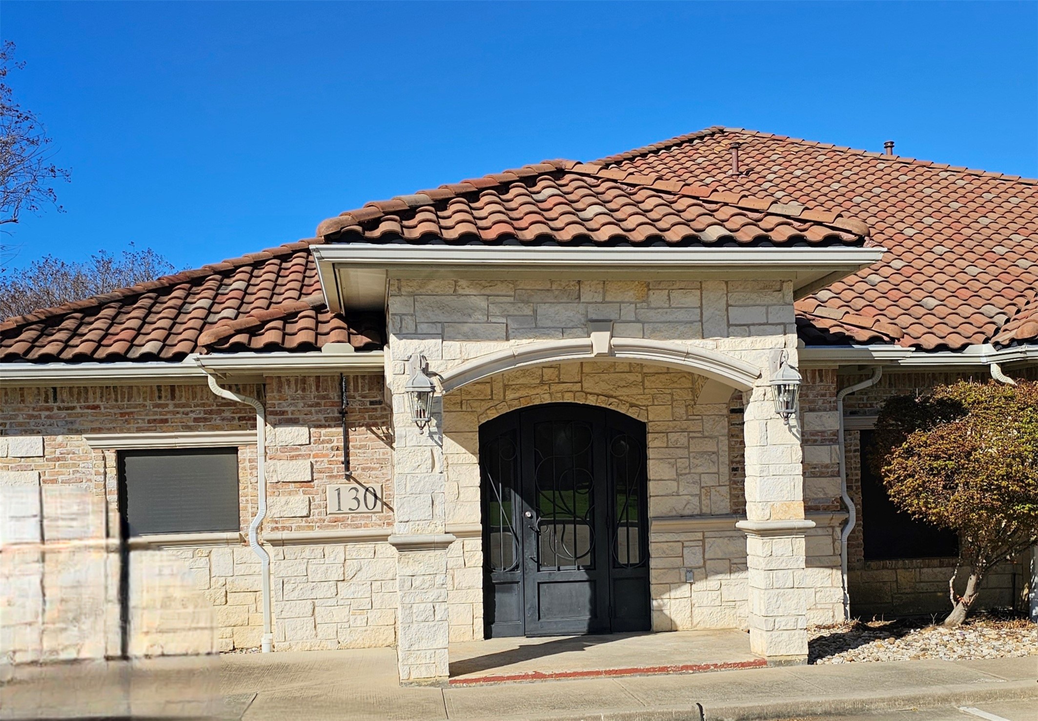1111 Kinwest Parkway Irving TX 75063