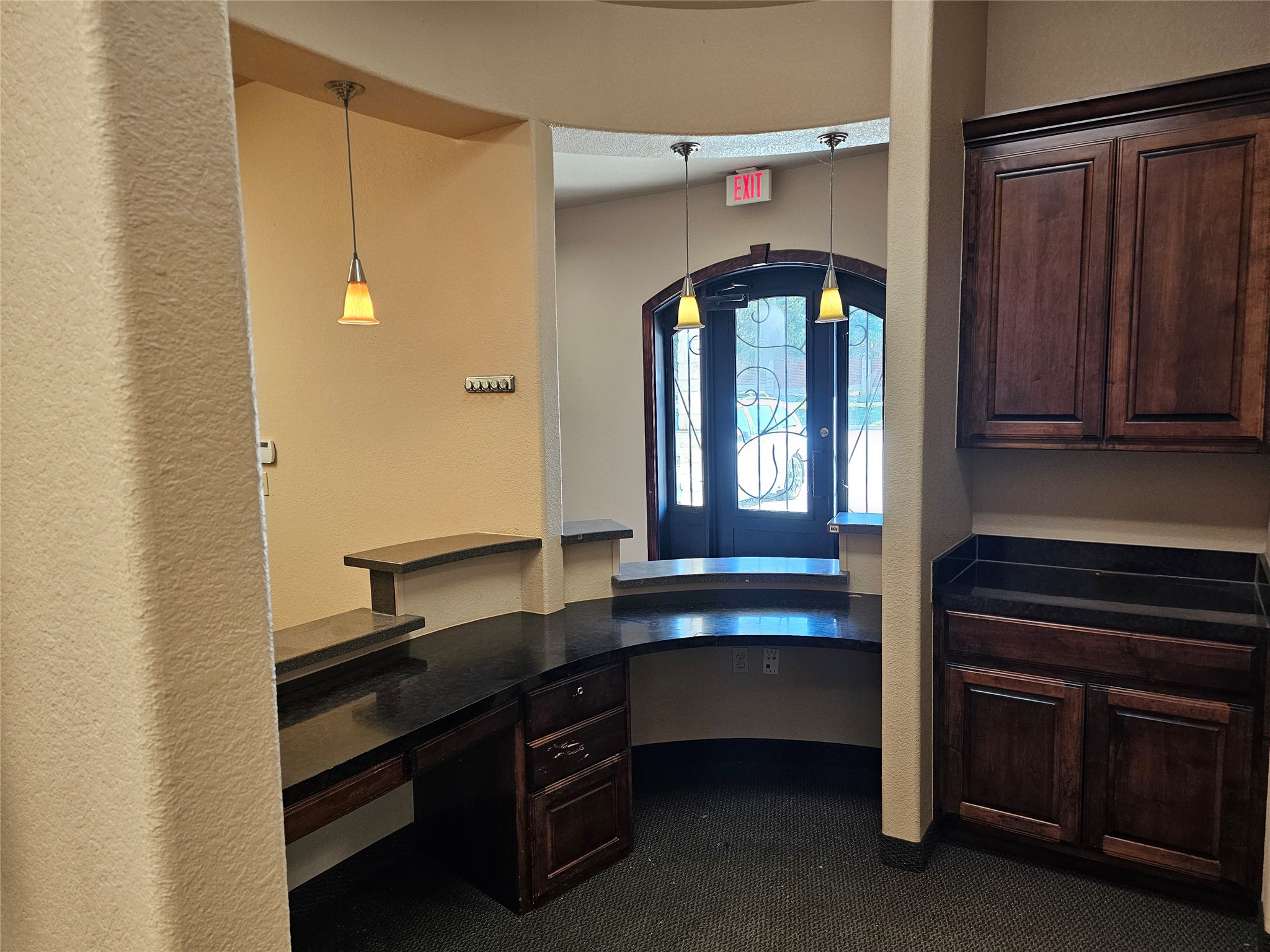 1111 Kinwest Parkway Irving TX 75063