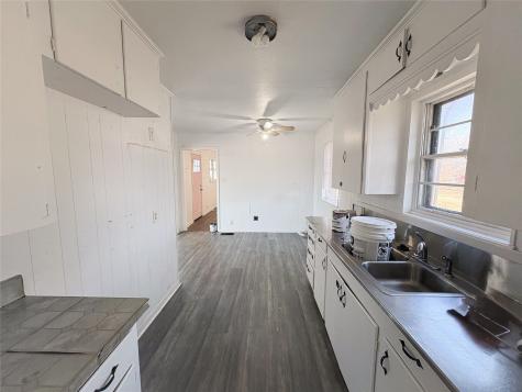 100 E Pecan Street Gunter TX 75058