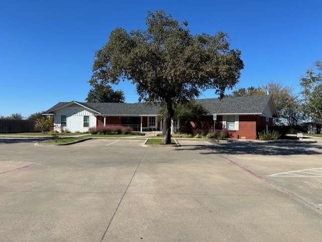 1910 W Henderson Street Cleburne TX 76033