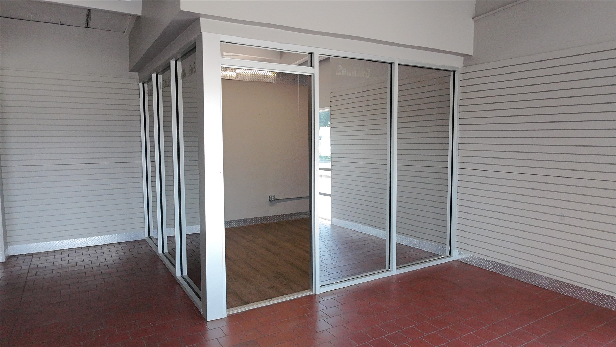 5717 Airport Freeway Haltom City TX 76117