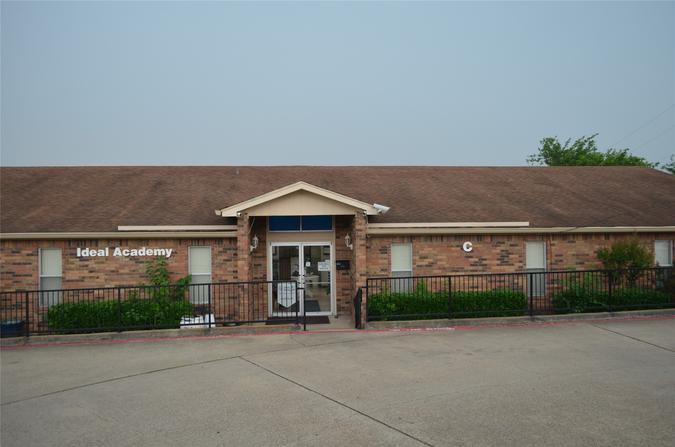 1000 E Red Bird Lane Dallas TX 75241
