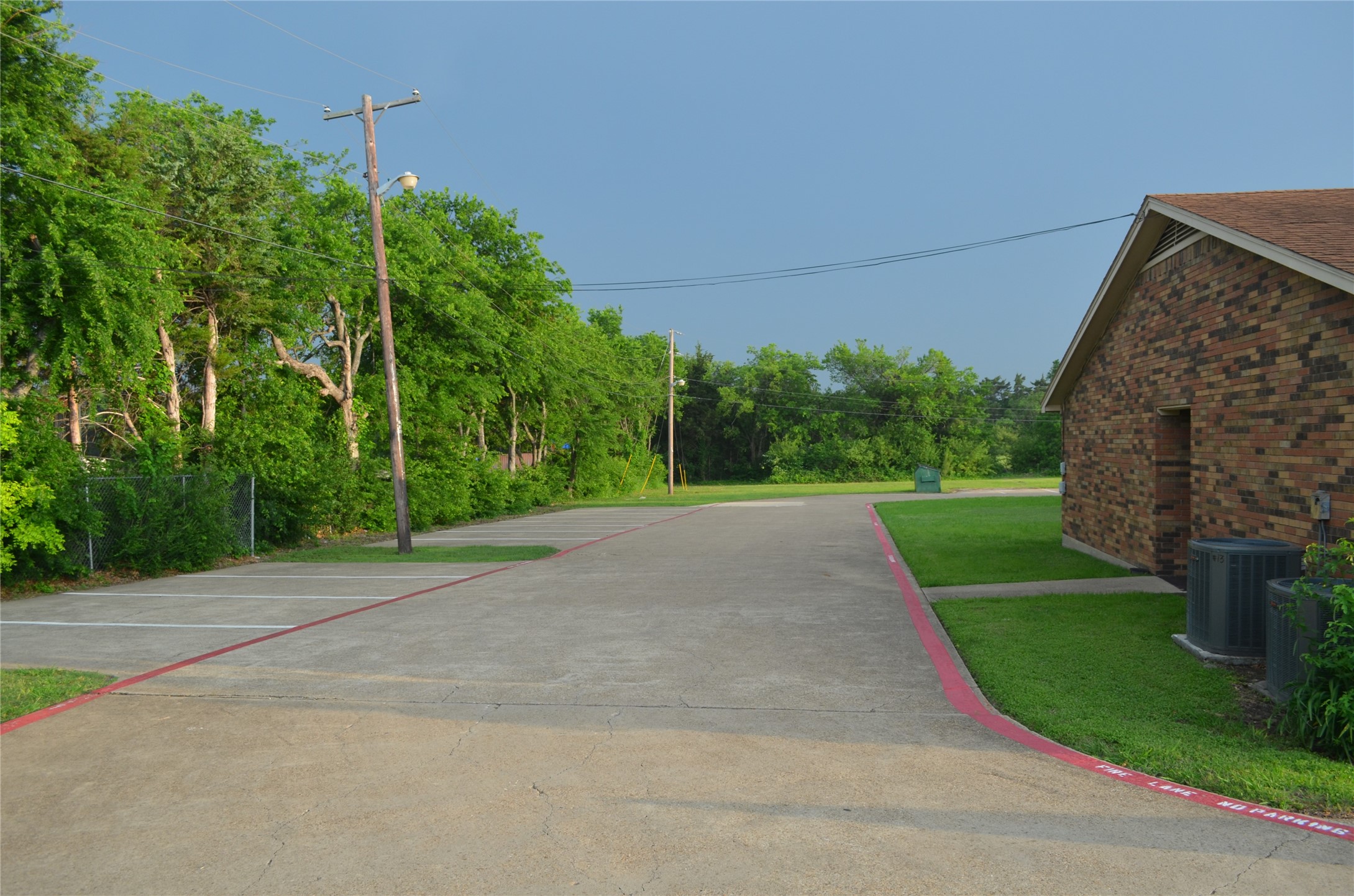 1000 E Red Bird Lane Dallas TX 75241