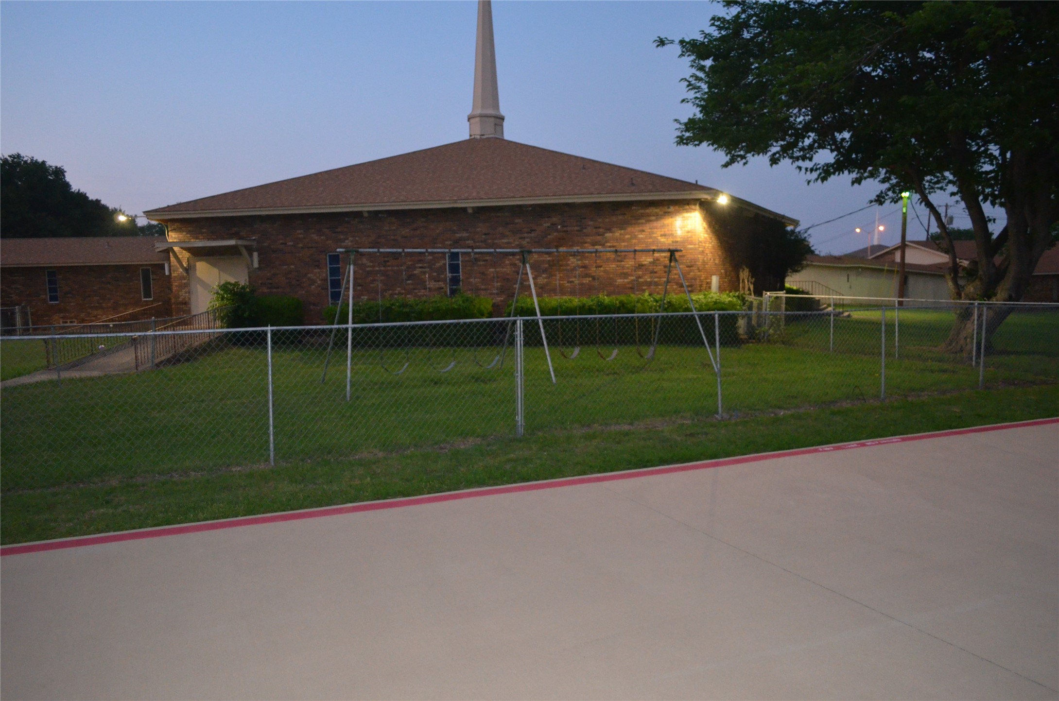 1000 E Red Bird Lane Dallas TX 75241