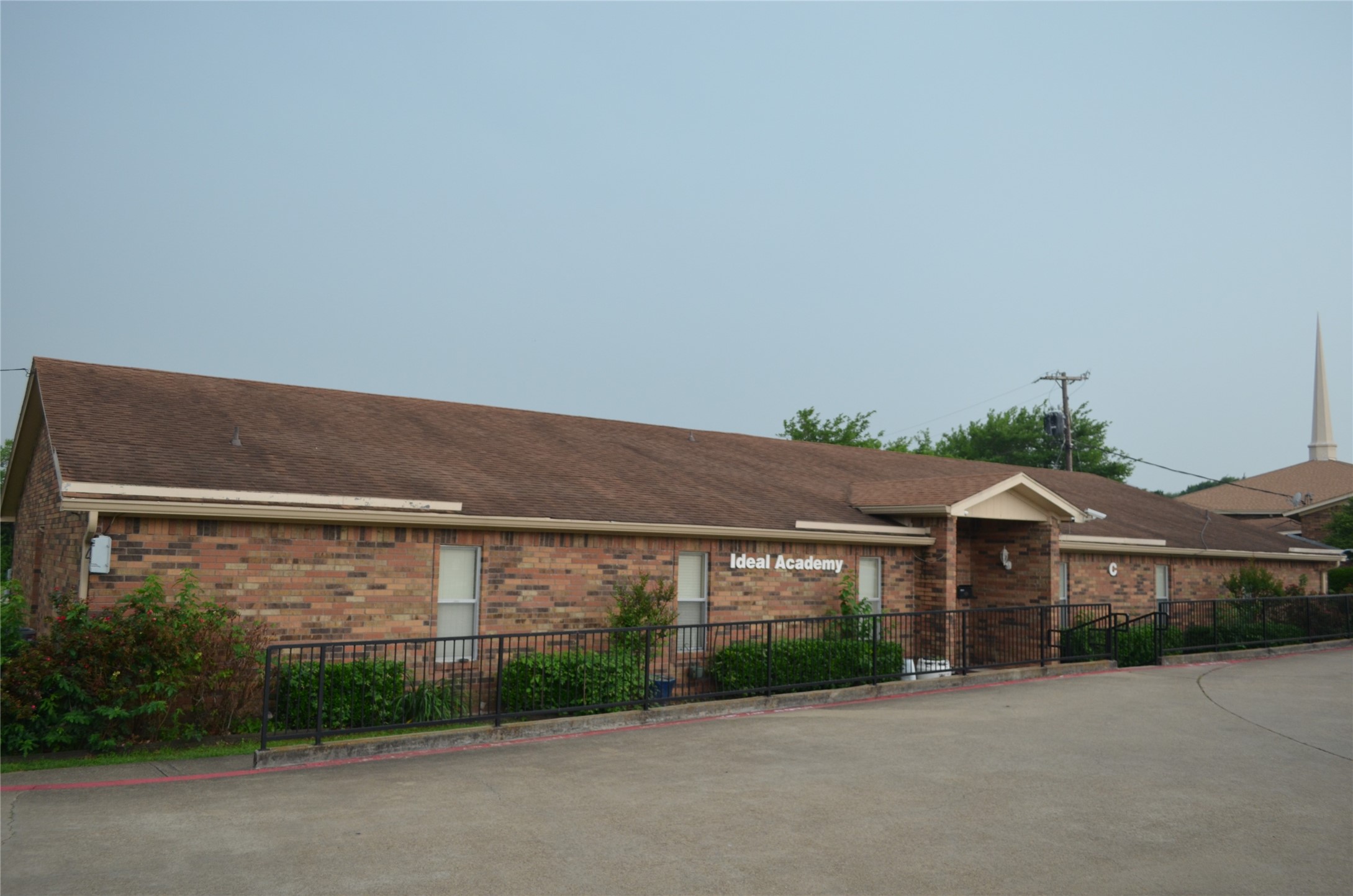 1000 E Red Bird Lane Dallas TX 75241