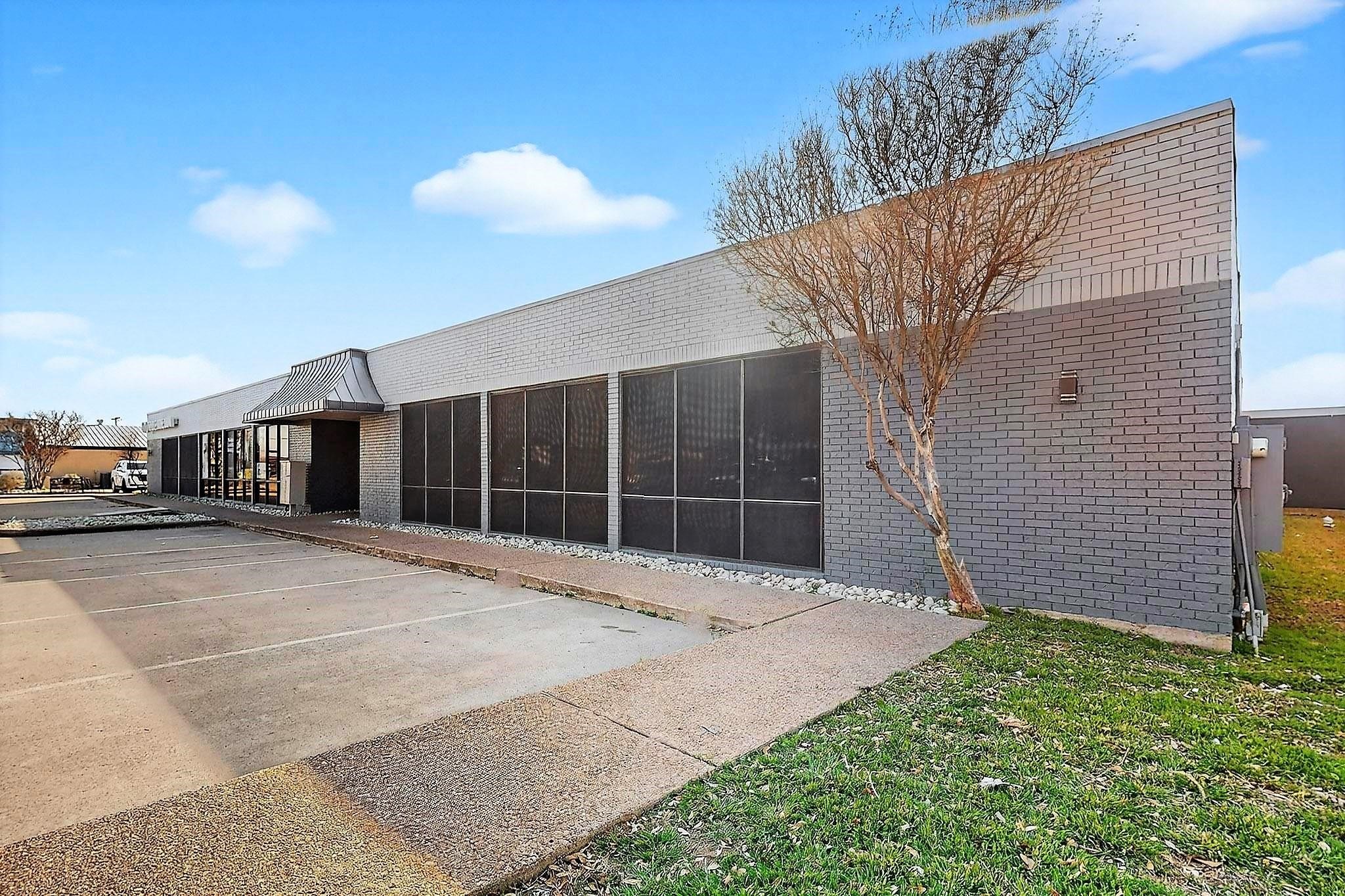 5755 Rufe Snow Drive North Richland Hills TX 76180