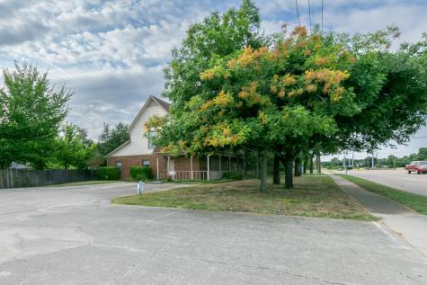 2335 W Green Oaks Boulevard Arlington TX 76016