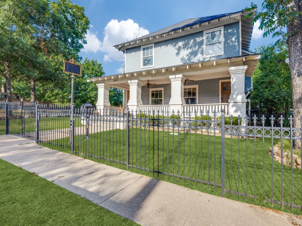 662 May Street Fort Worth TX 76104
