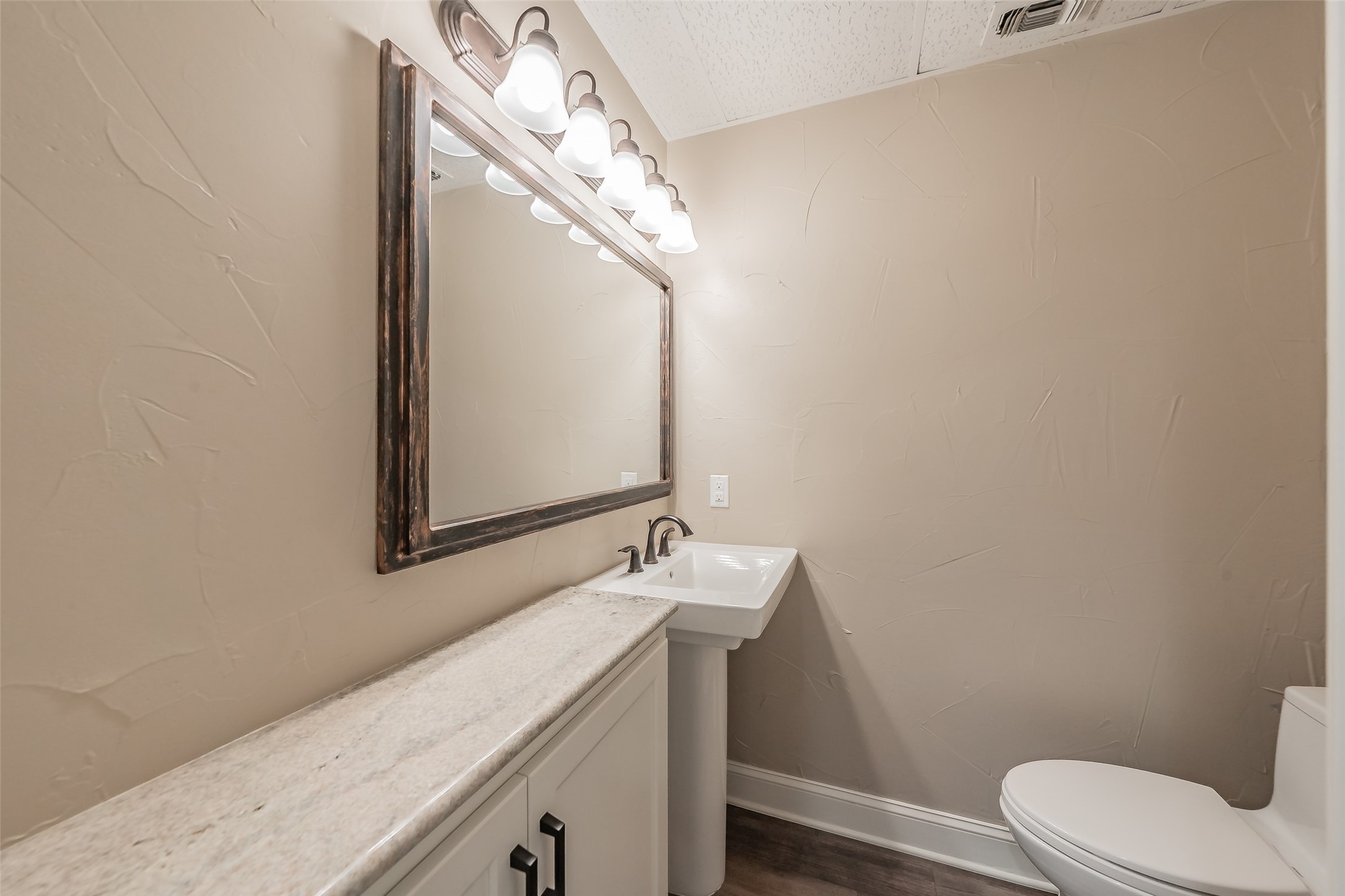 1009 W Mitchell Street Arlington TX 76013