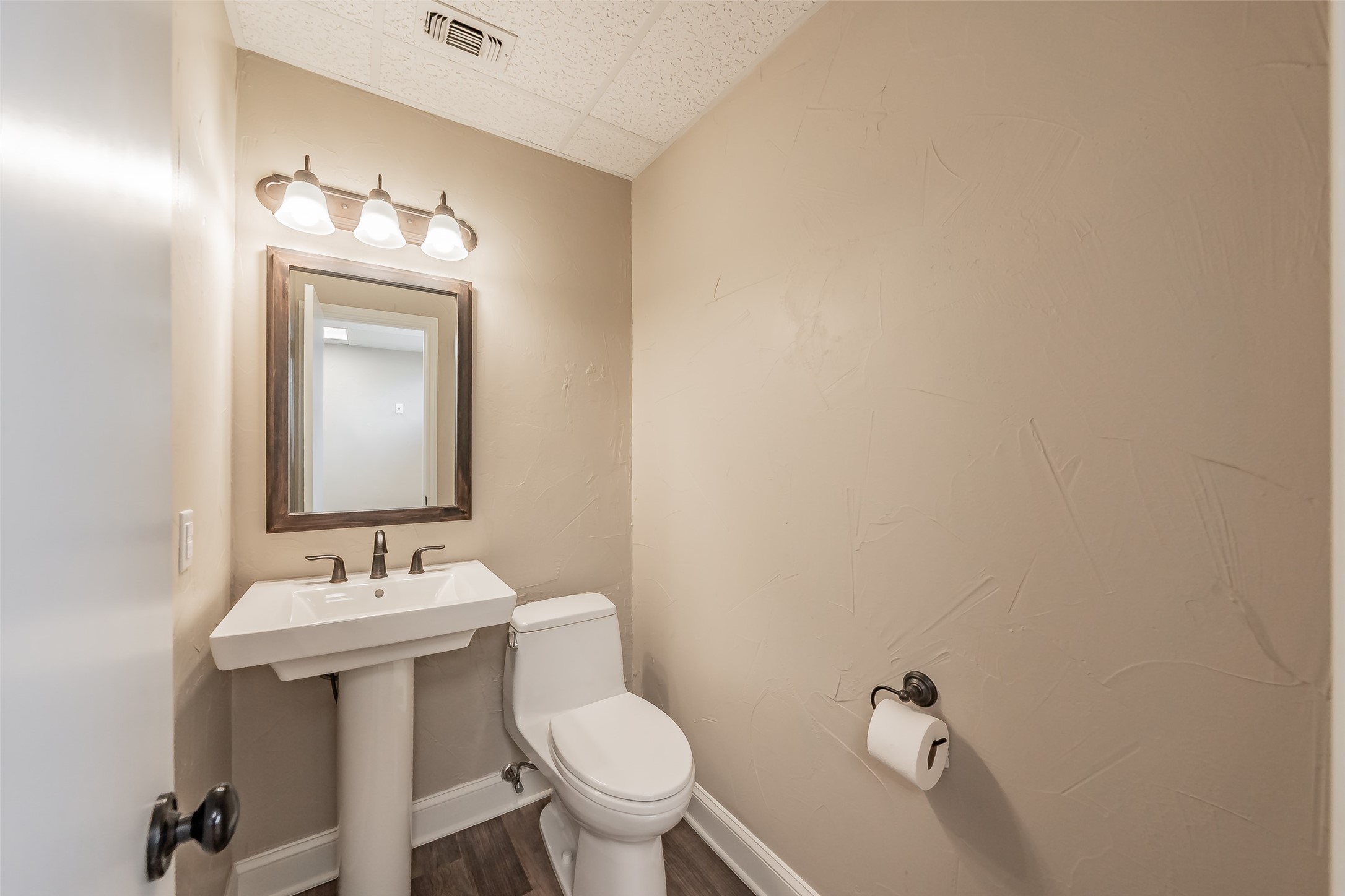 1009 W Mitchell Street Arlington TX 76013