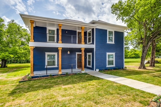 173 W Main Street Azle TX 76020