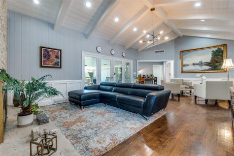 2605 Thomas Avenue Dallas TX 75204