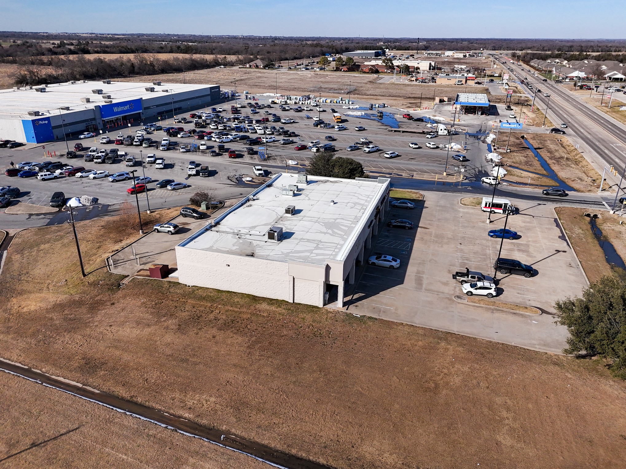 2001 N State Highway 121 Bonham TX 75418
