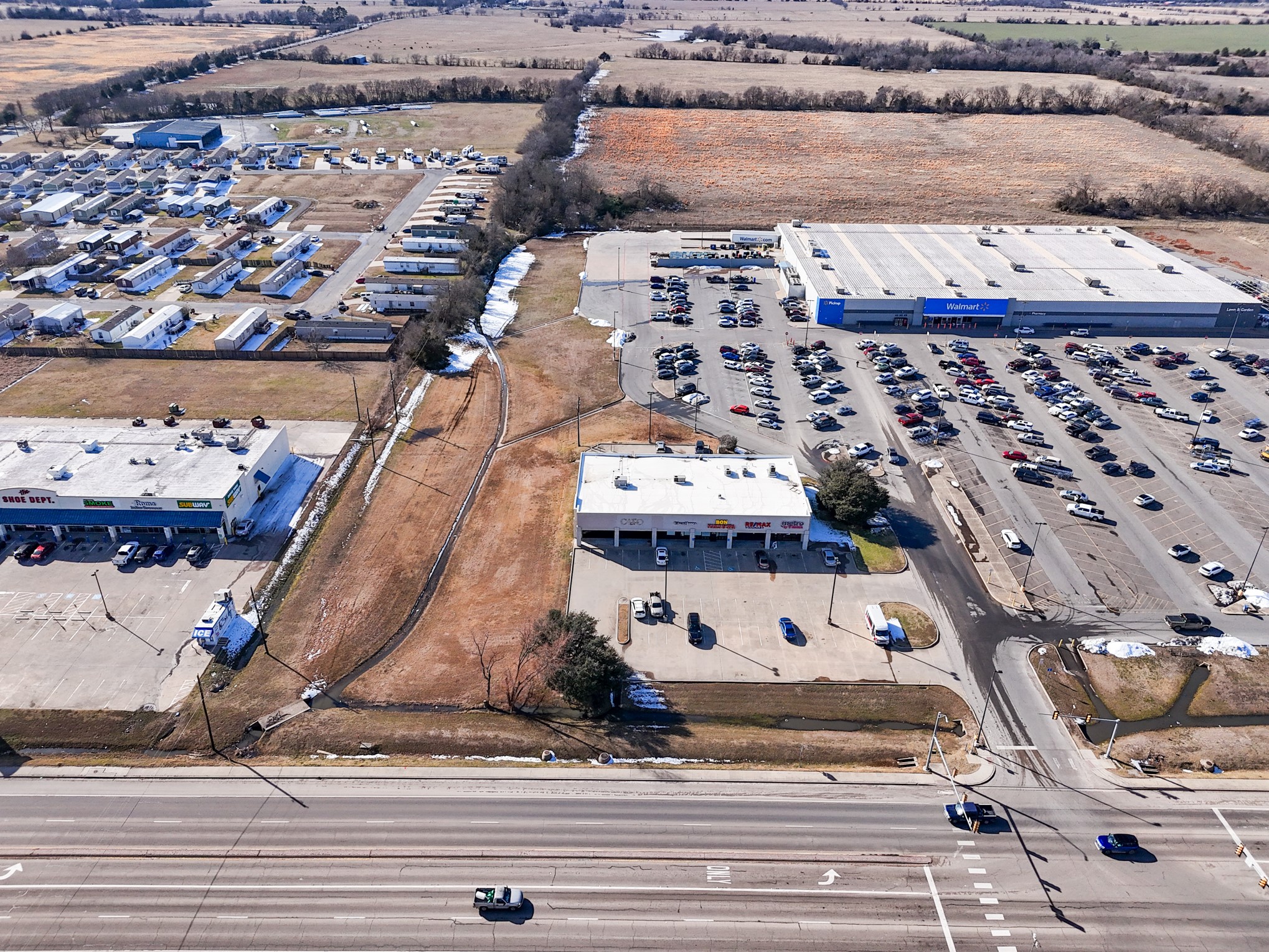 2001 N State Highway 121 Bonham TX 75418