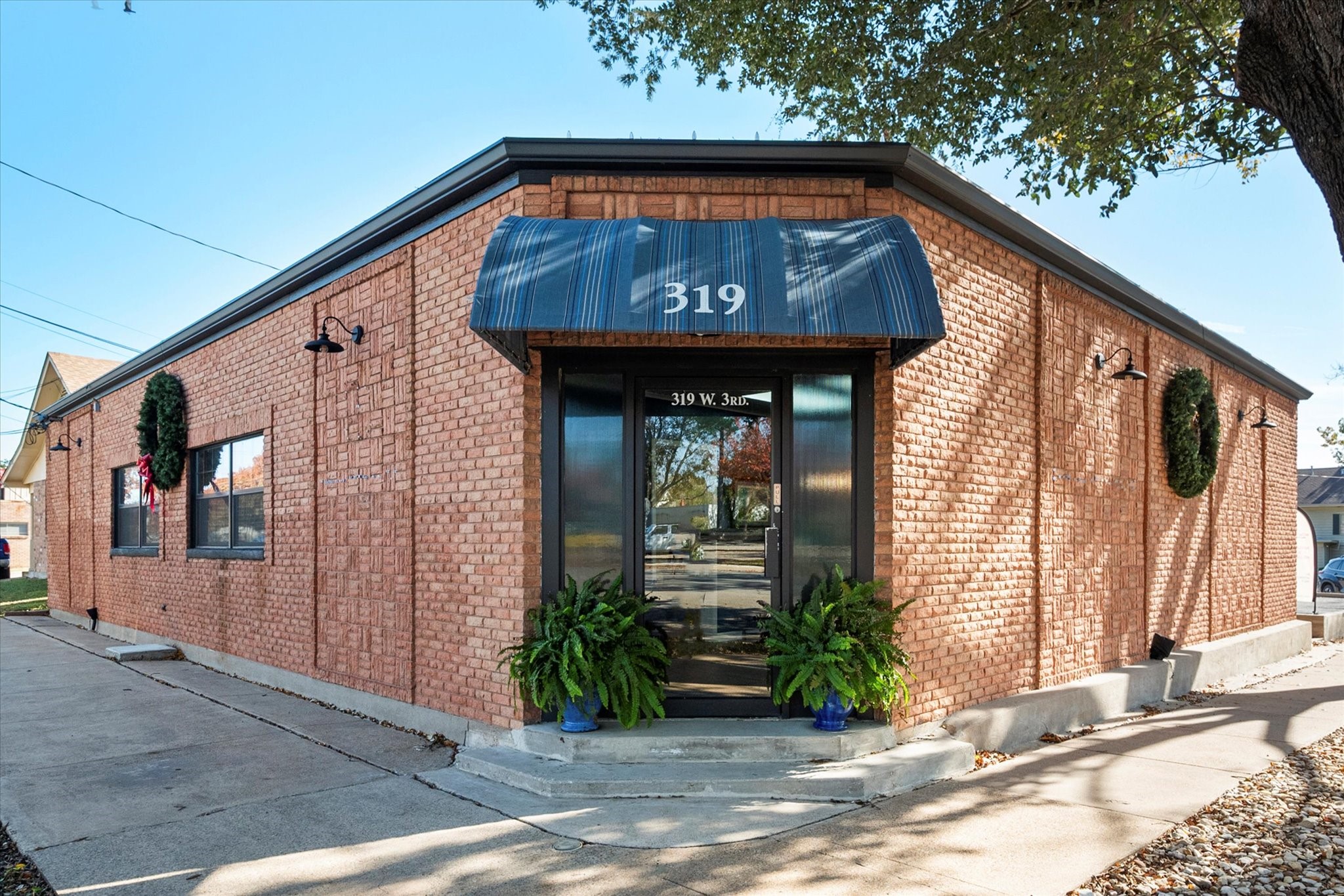 319 W 3rd Avenue Corsicana TX 75110