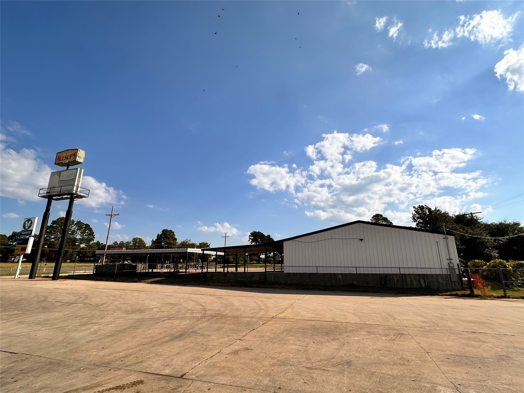 1137 S Highway 377 Pilot Point TX 76258