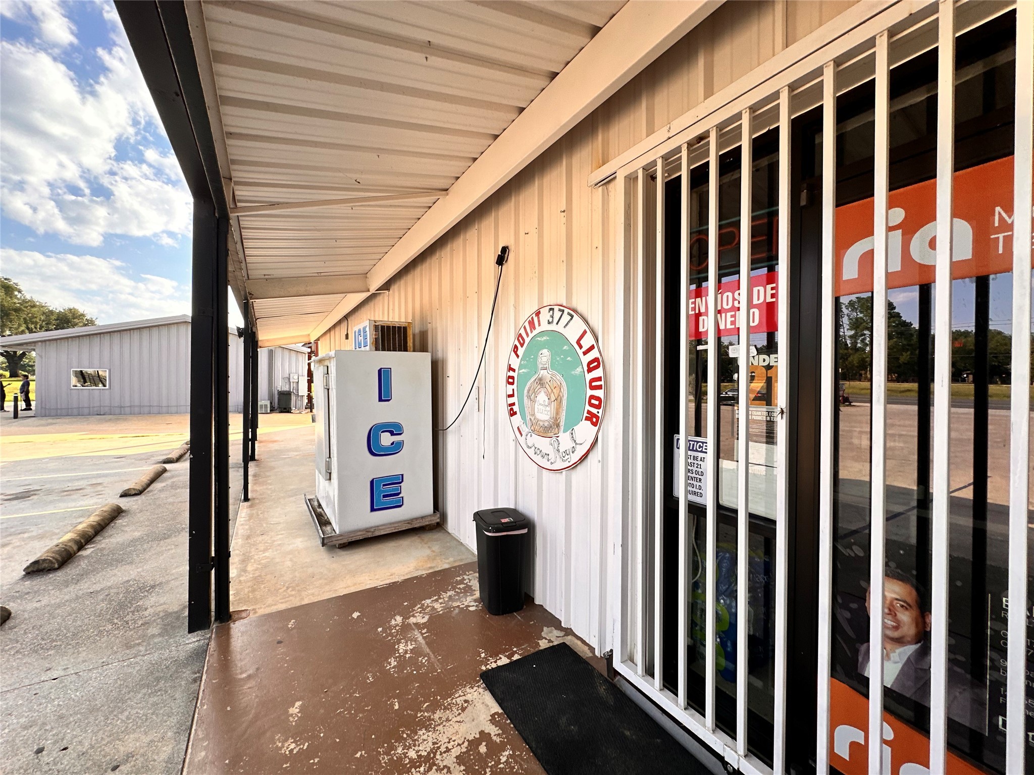 1137 S Highway 377 Pilot Point TX 76258