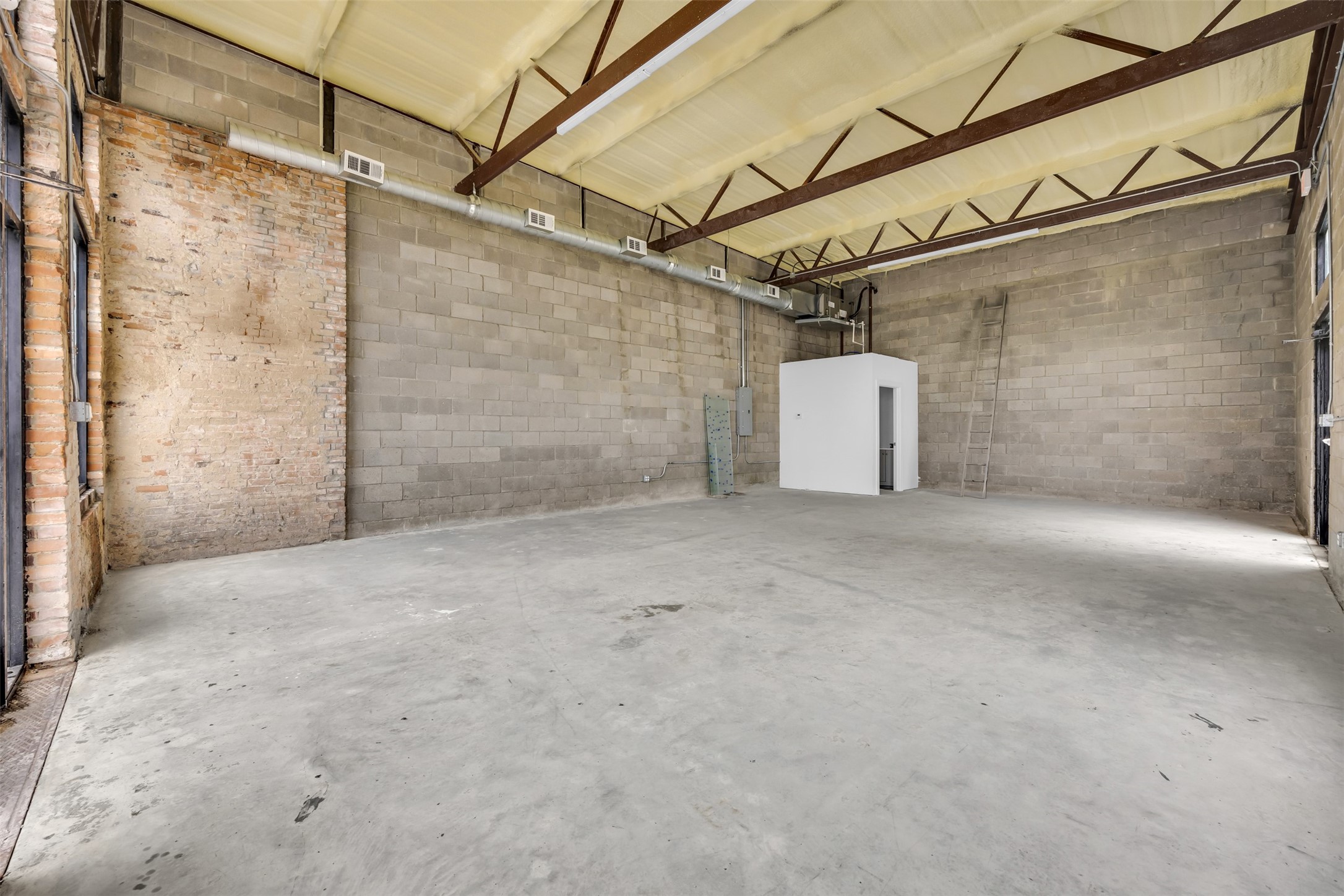 116 E Calhoun Street Rice TX 75155