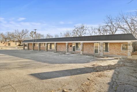 2108 Monroe Street Commerce TX 75428