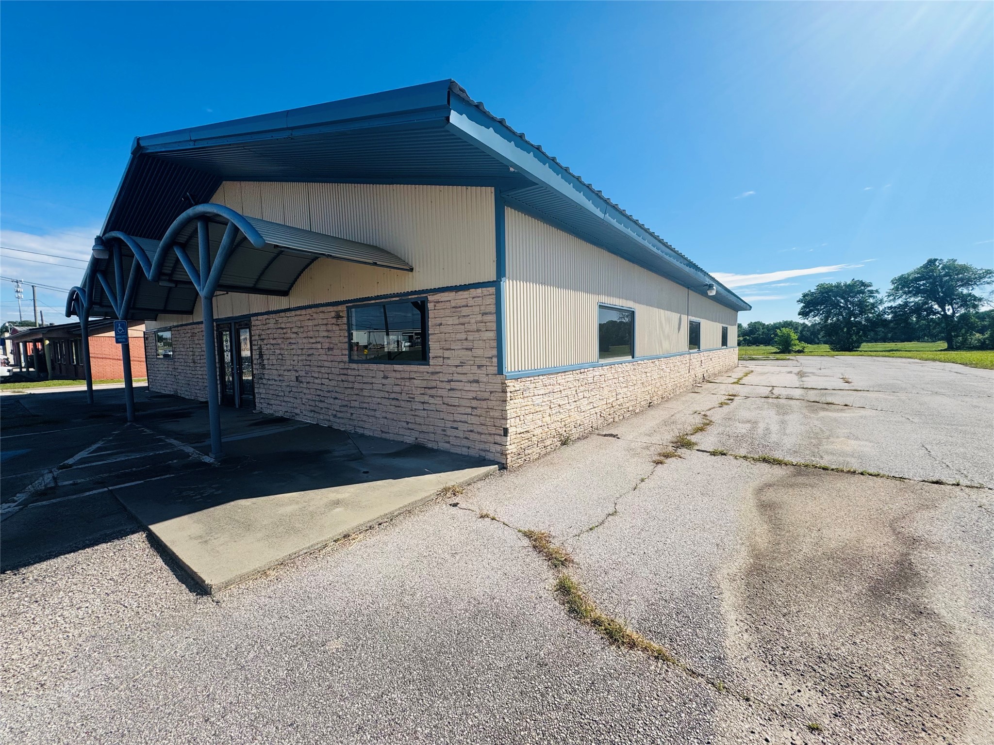 407 N Robinson Drive Robinson TX 76706