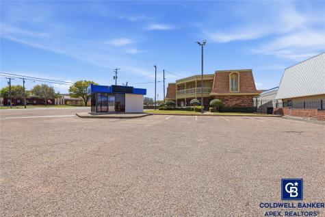 1500 W Henderson Street Cleburne TX 76033