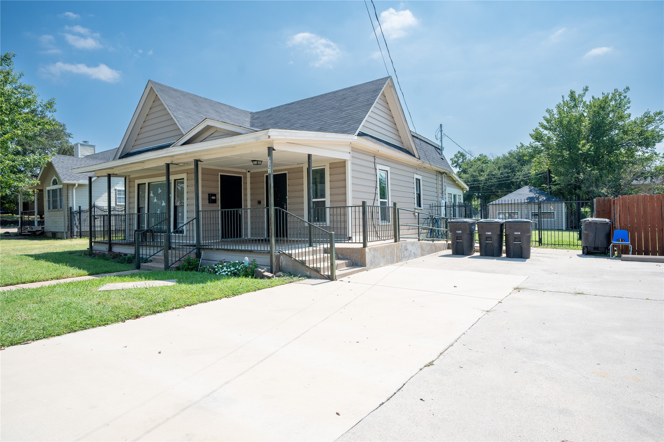 3121 Forest Avenue Fort Worth TX 76112