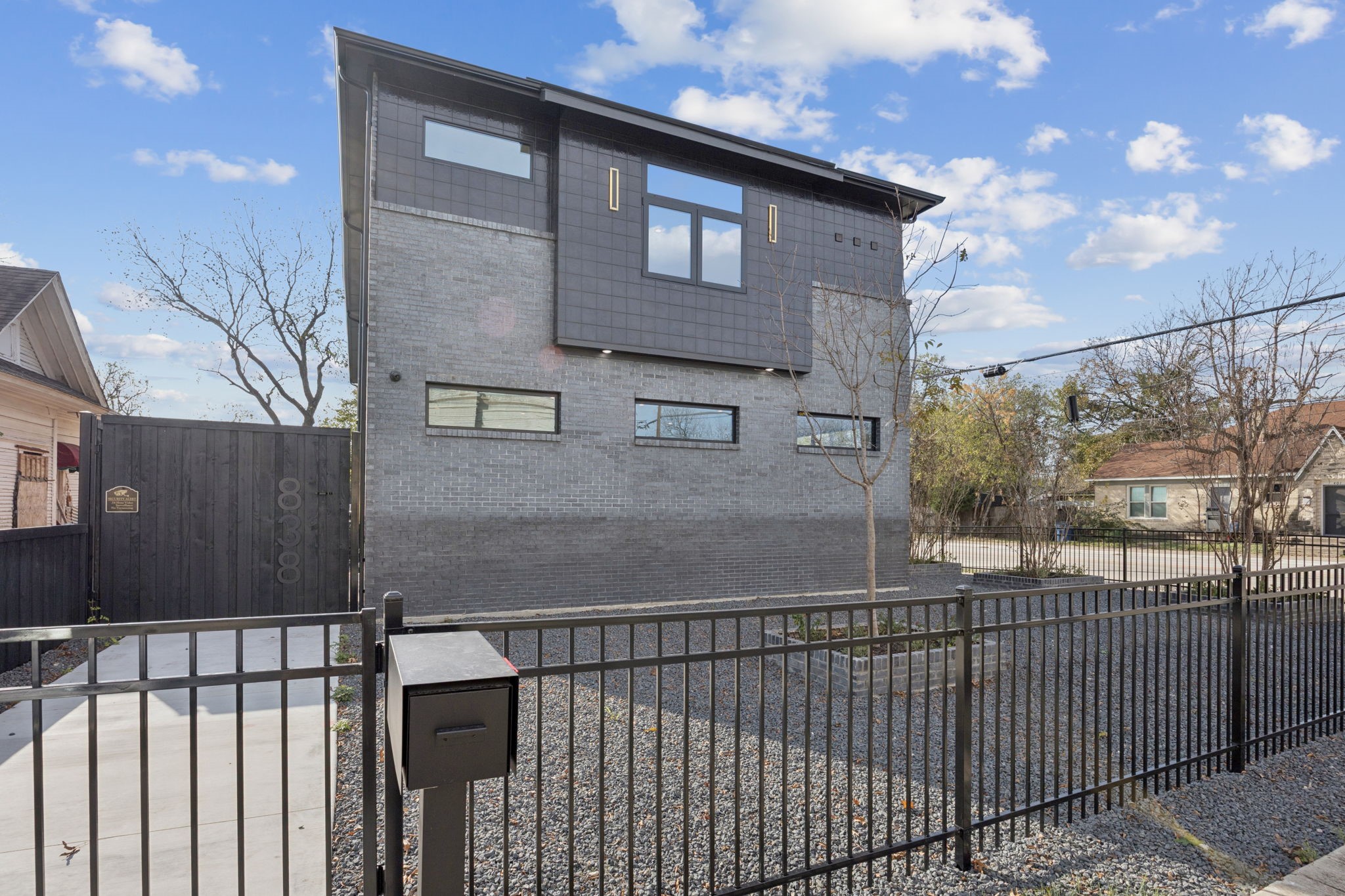 446 S Tyler Street Dallas TX 75208