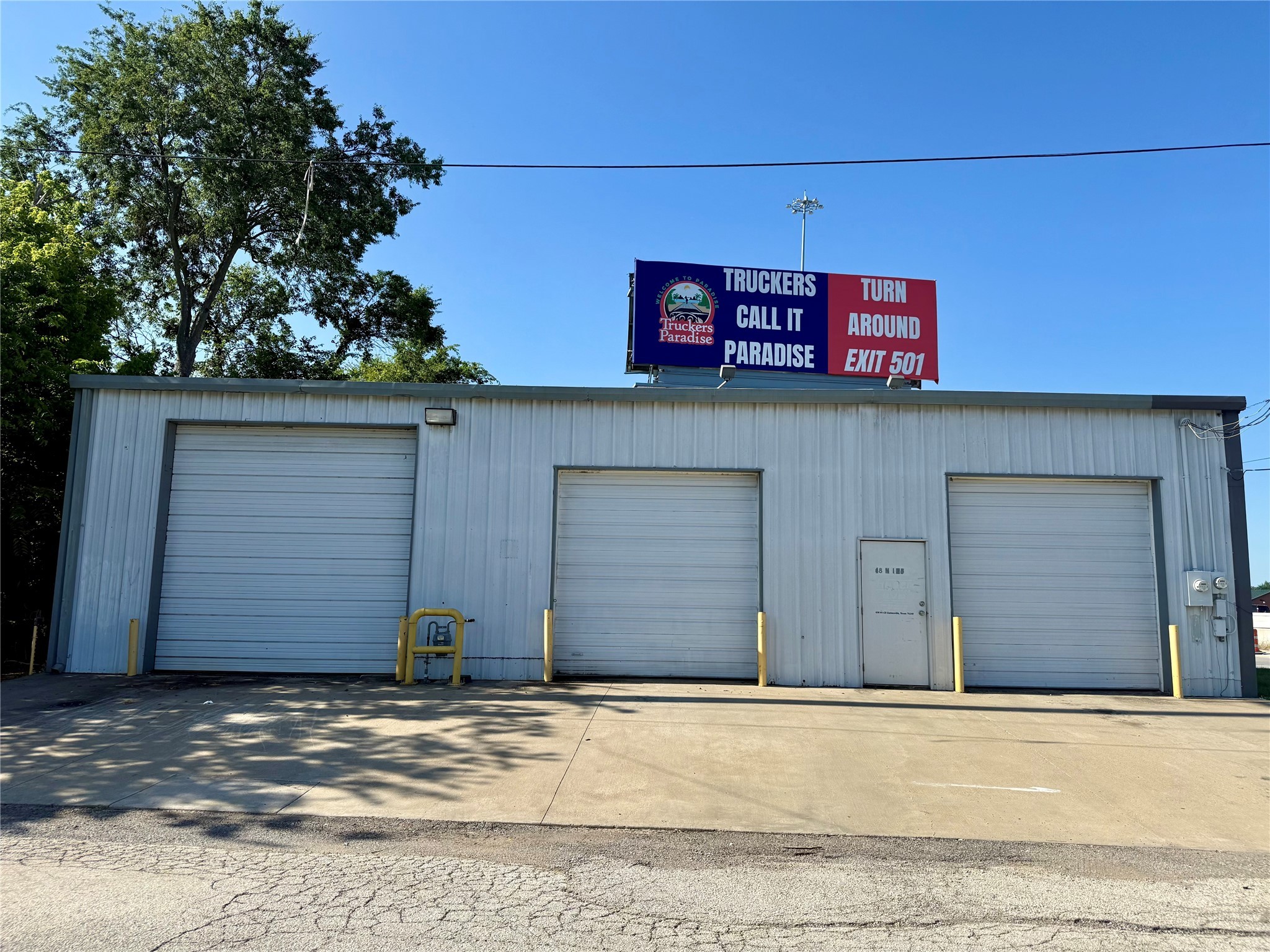 608 N I-35 Gainesville TX 76240