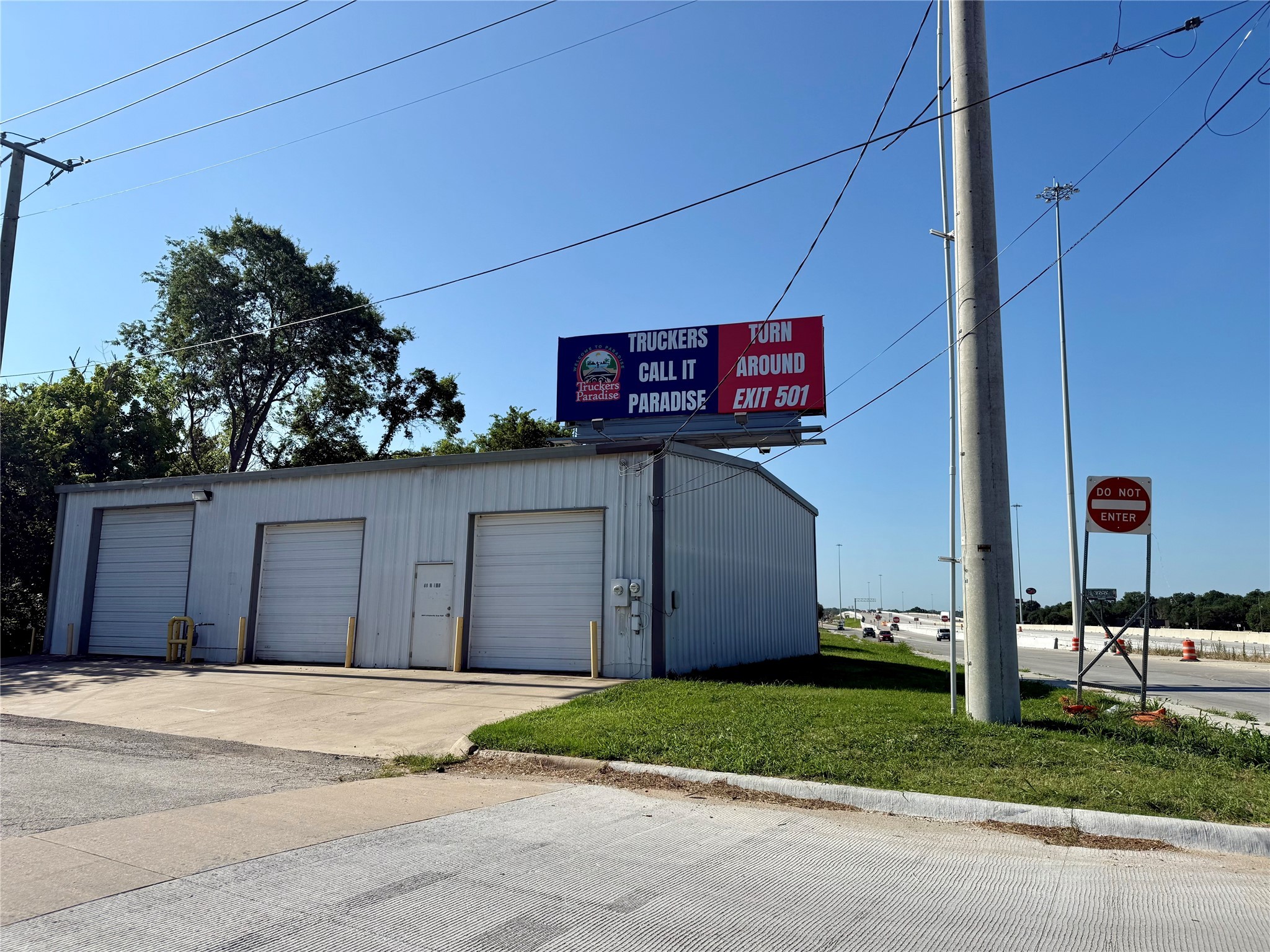 608 N I-35 Gainesville TX 76240