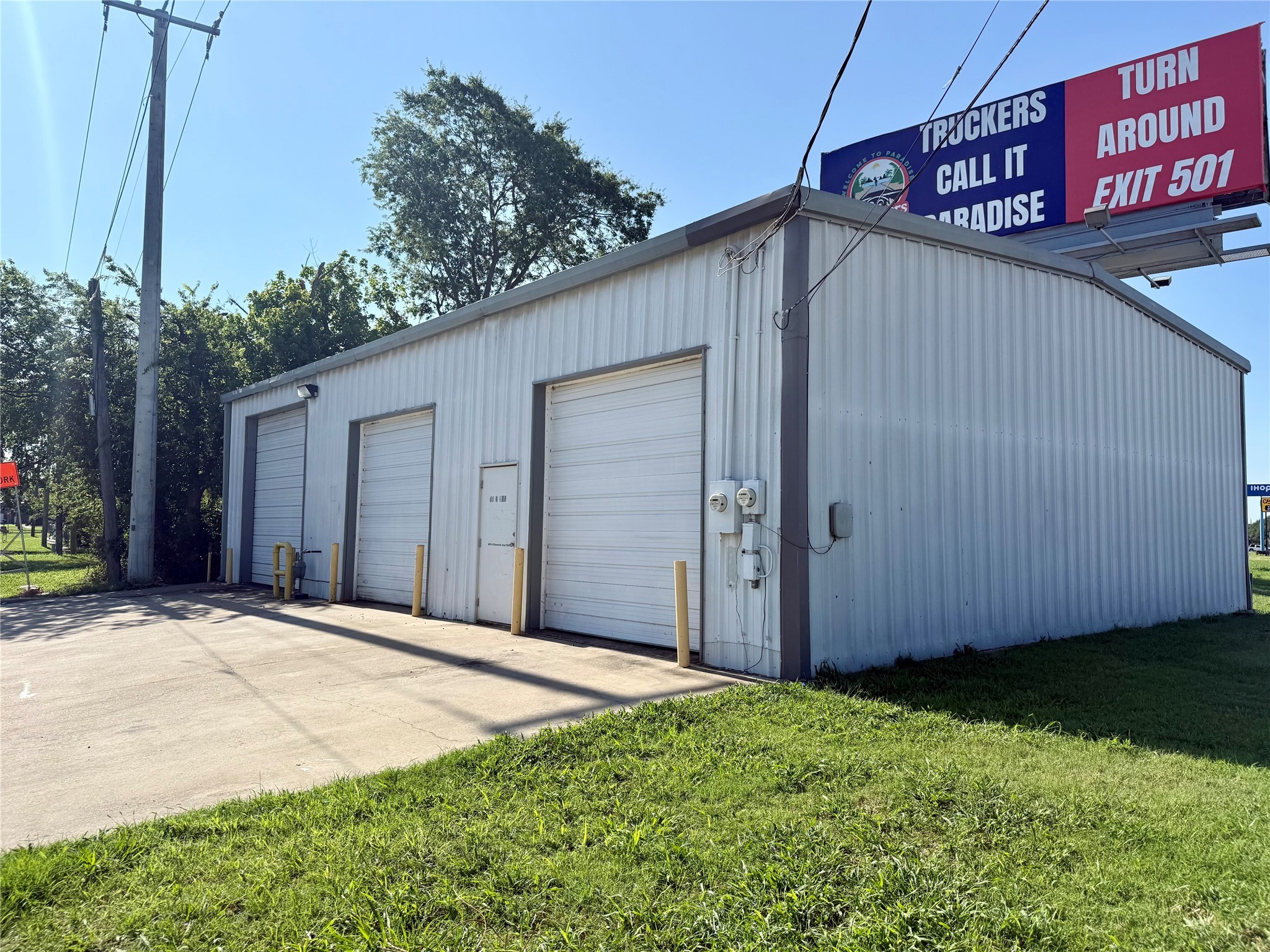 608 N I-35 Gainesville TX 76240