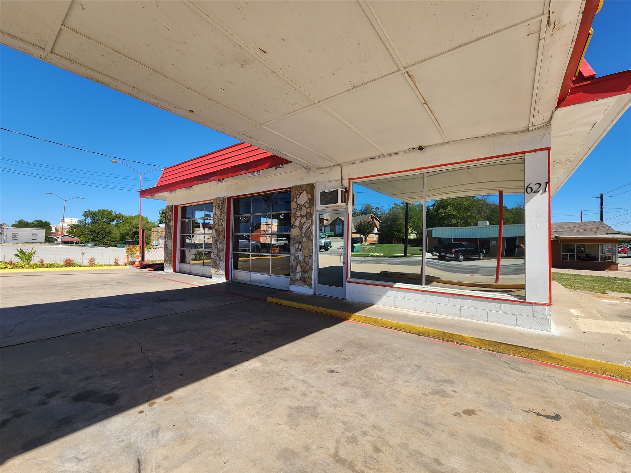 621 S Elm Street Denton TX 76201