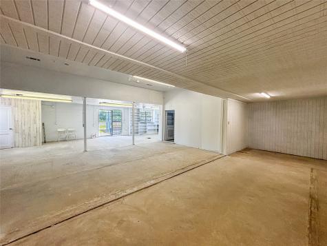 11833 Highway 90 N Bedias TX 77831