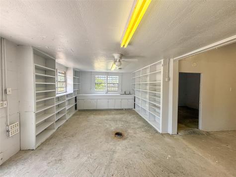 11833 Highway 90 N Bedias TX 77831